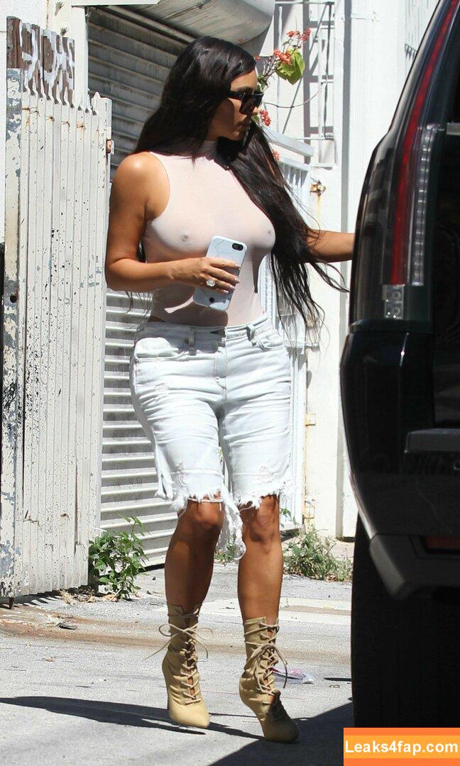 Kim Kardashian / https: / kimkadarshian / kimkardashian слитое фото фото #2915