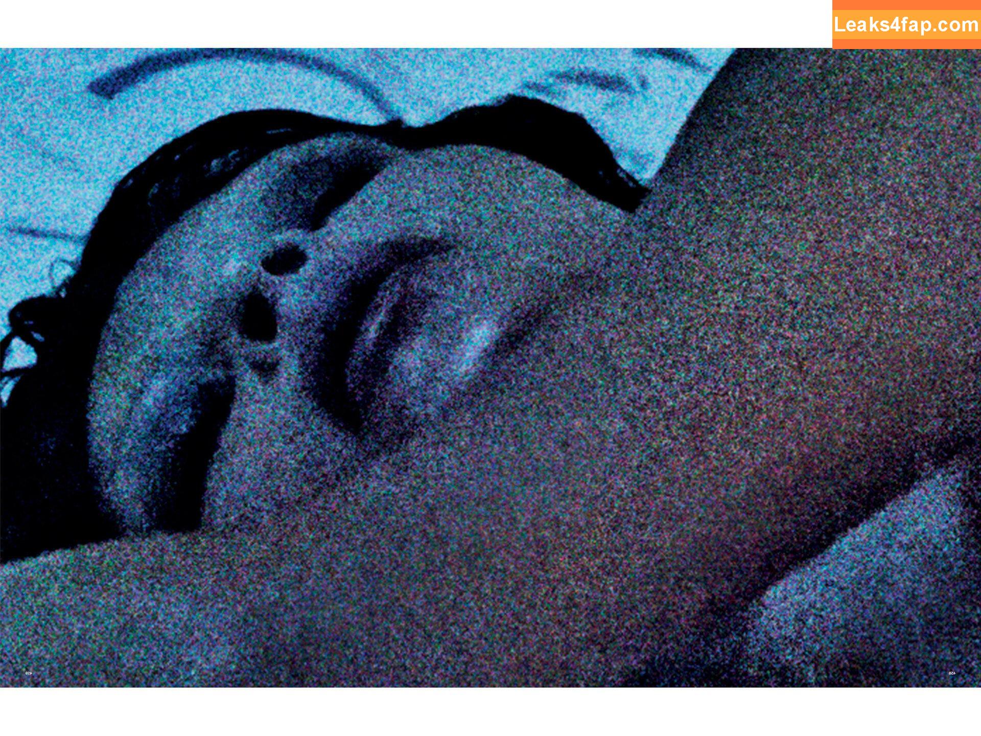 Kim Kardashian / https: / kimkadarshian / kimkardashian leaked photo photo #2995