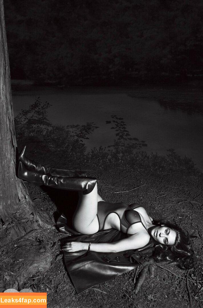 Kim Kardashian / https: / kimkadarshian / kimkardashian leaked photo photo #2998