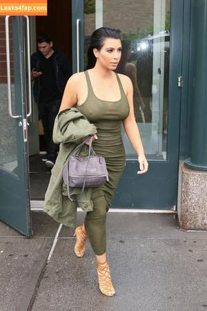 Kim Kardashian photo #2003