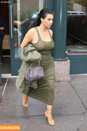 Kim Kardashian photo #2006