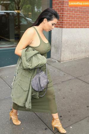 Kim Kardashian photo #2009