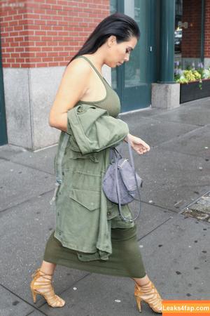 Kim Kardashian photo #2011