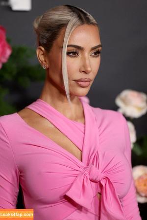 Kim Kardashian photo #2034