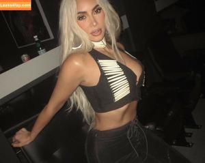 Kim Kardashian photo #2058