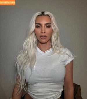 Kim Kardashian photo #2069