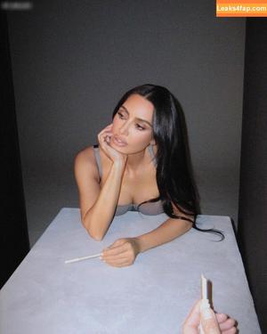 Kim Kardashian photo #2084
