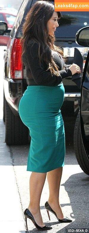 Kim Kardashian photo #2097
