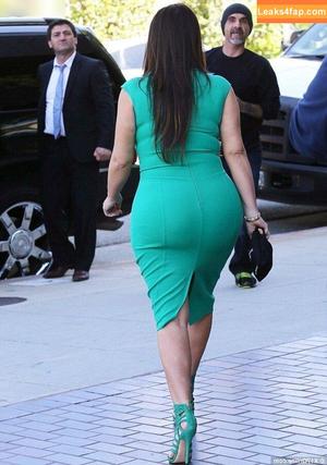 Kim Kardashian photo #2101