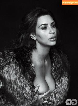 Kim Kardashian photo #2228
