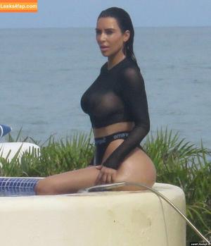 Kim Kardashian photo #2237