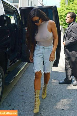 Kim Kardashian photo #2317