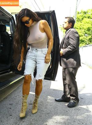 Kim Kardashian photo #2329
