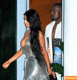 Kim Kardashian photo #2365