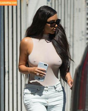 Kim Kardashian photo #2379
