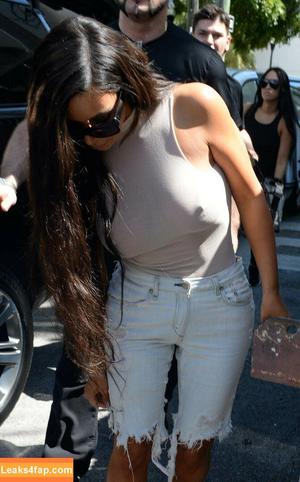 Kim Kardashian photo #2393