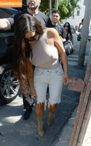 Kim Kardashian photo #2394