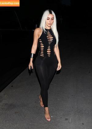 Kim Kardashian photo #2434