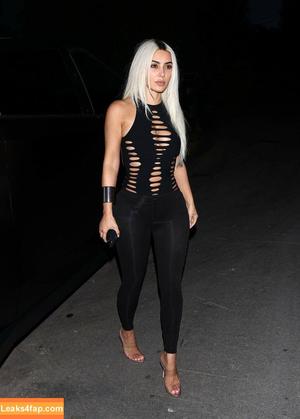 Kim Kardashian photo #2442