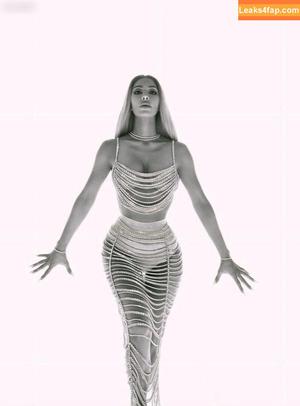 Kim Kardashian photo #2451
