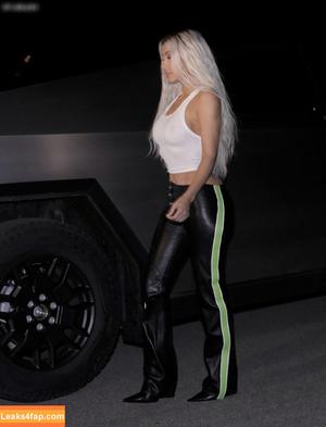 Kim Kardashian photo #2464