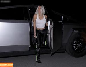 Kim Kardashian photo #2469