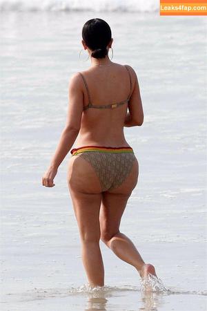 Kim Kardashian photo #2497