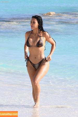 Kim Kardashian photo #2535