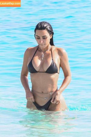 Kim Kardashian photo #2560