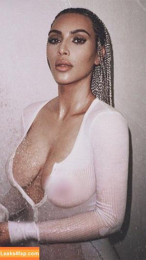 Kim Kardashian photo #2616