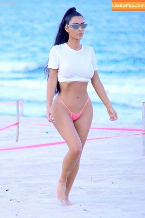 Kim Kardashian photo #2639