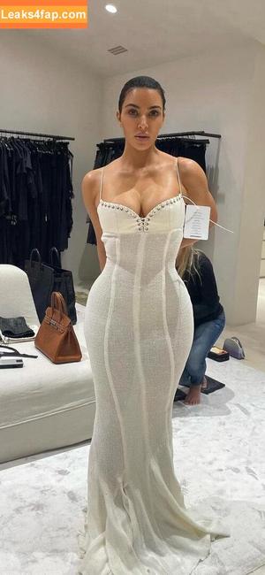 Kim Kardashian photo #2709