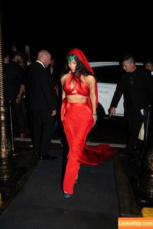 Kim Kardashian photo #2735