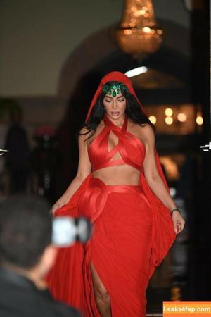 Kim Kardashian photo #2743