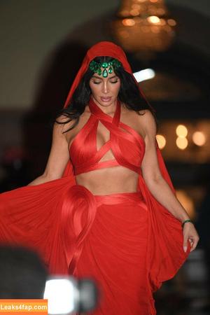 Kim Kardashian photo #2745