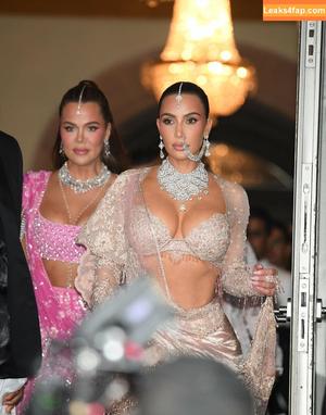 Kim Kardashian photo #2755