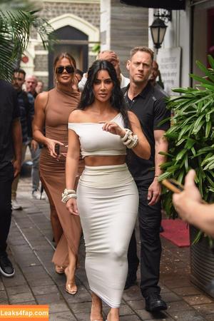 Kim Kardashian photo #2779