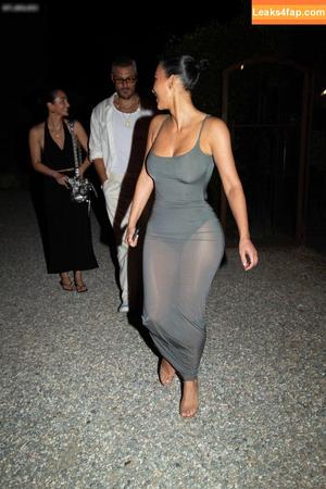 Kim Kardashian photo #2793