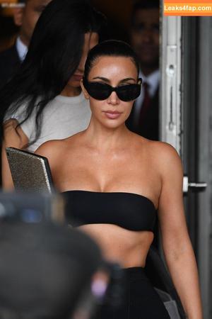 Kim Kardashian photo #2798