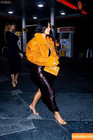 Kim Kardashian photo #2802