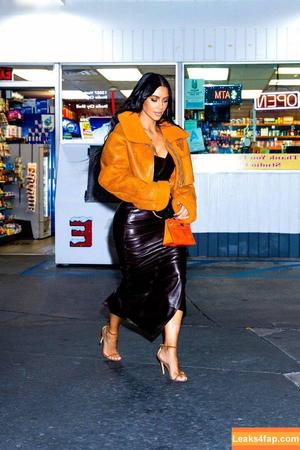 Kim Kardashian photo #2804