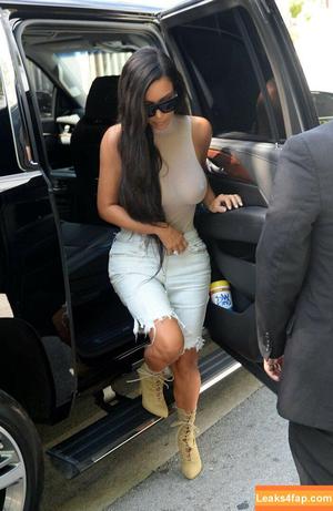 Kim Kardashian photo #2826