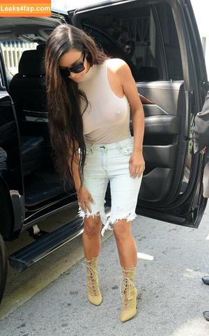 Kim Kardashian photo #2830