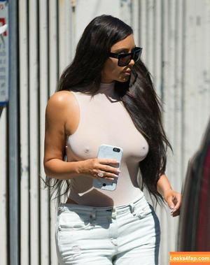 Kim Kardashian photo #2864