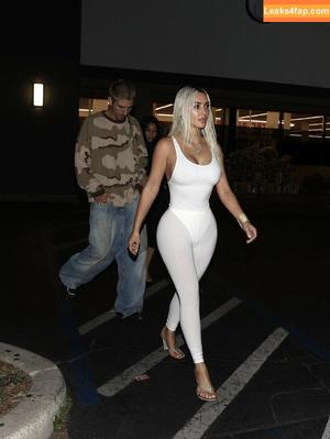 Kim Kardashian photo #2963