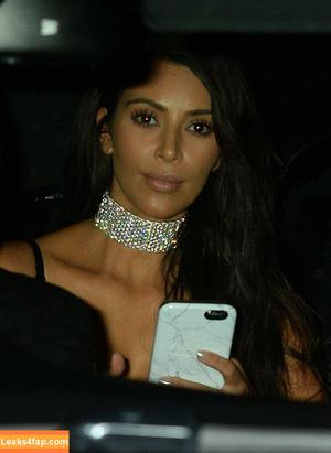 Kim Kardashian photo #2982