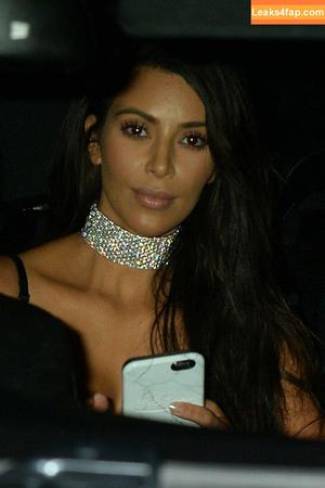 Kim Kardashian photo #2983