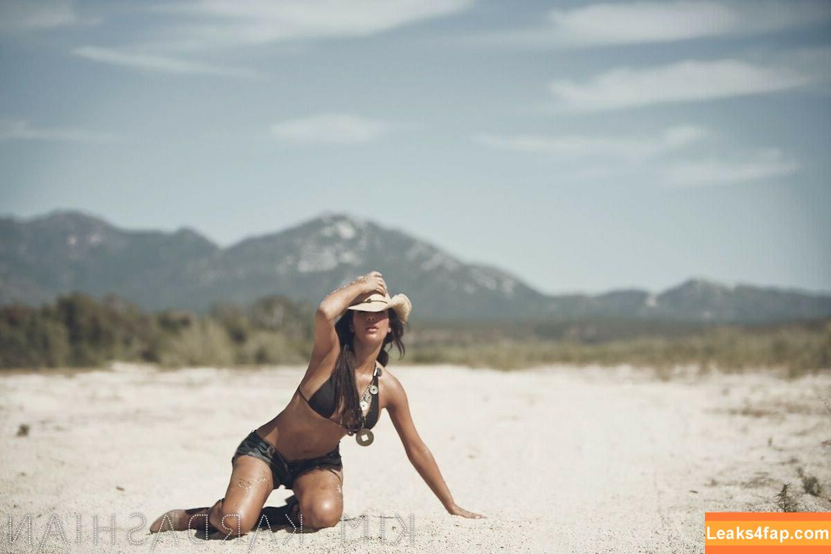 Kim Kardashian / https: / kimkadarshian / kimkardashian leaked photo photo #3019
