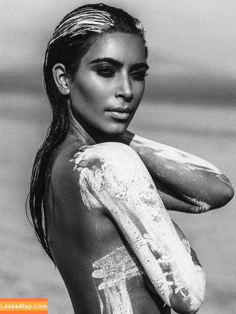 Kim Kardashian / https: / kimkadarshian / kimkardashian leaked photo photo #3023