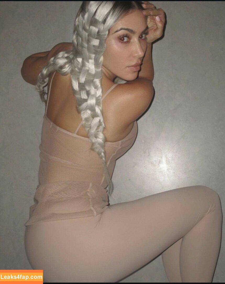 Kim Kardashian / https: / kimkadarshian / kimkardashian leaked photo photo #3085